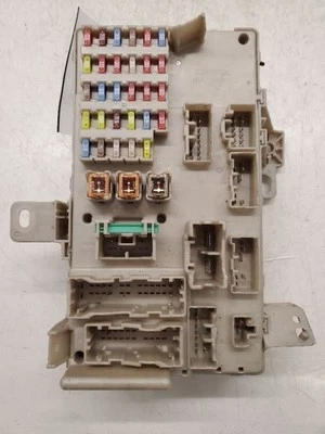 Lexus ES300 STD, Fuse Box Cabin, 02-03, U150E, FWD, 5SPD, 1MZFE, 82730-33040-A - Image 1 of 4