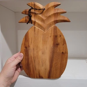 Hand Carved Kamani Wood Tropical Pineapple Shaped Cutting Board Serving Board - Picture 1 of 5