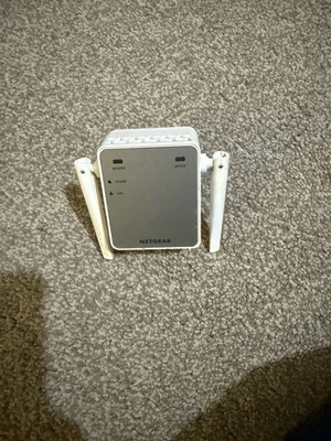NETGEAR N300 Wifi Range Extender Booster - Image 1 of 4