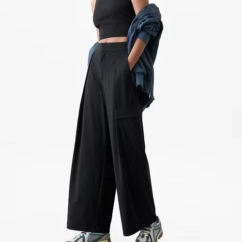 ATHLETA Pinnacle High Rise Cargo Trouser size 2 Black Pant #562507 Nylon Stretch