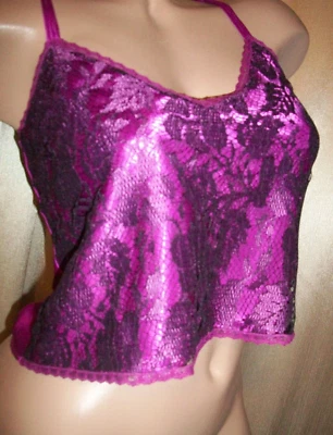 Top camisola de satén con superposición de encaje púrpura Victoria's Secret de colección M Foto 1 de 4
