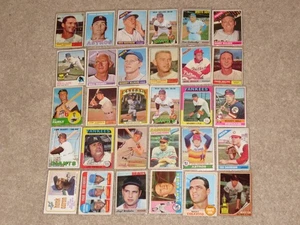 30 Cards Topps Vintage Baseball Hank Aaron Willie McCovey 1960s 1970s Card LOT - Picture 1 of 2