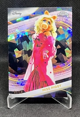 2025 Topps Chrome Disney Black Sapphire #01/10 Miss Piggy #123 The Muppet Movie - Image 1 of 2