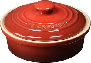 Le Creuset Stoneware Camembert Cheese Baker with Lid -Cerise - Picture 1 of 1