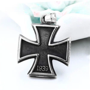 Collar colgante de cruz de hierro alemana de acero inoxidable 1813 1939 Segunda Guerra Mundial para hombre - Imagen 1 de 5