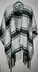 Charter Club Damen Halstuch Schal Poncho Fransen superweich angeraut schwarz weiß - Bild 1 von 4