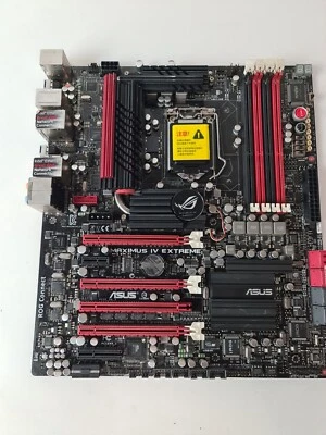 Carte mere asus maximus IV EXTREME socket Intel lga 1155 lga1155 H2 z77 Z68 p67 - Photo 1/4