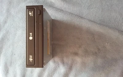 Unidad óptica negra LG/HL GH22NS30 GH22 DVD±RW doble capa SecurDisc SATA 5,25′′ Foto 1 de 3