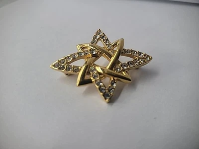 Broche Pin Vintage Monet Tono Dorado Cristales Blancos Joyería Disfraz Foto 1 de 4