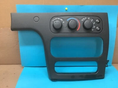 Dodge Intrepid 2002 climatizador calefacción control de aire con bisel fabricante de equipos originales Foto 1 de 2