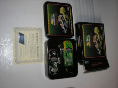 Juego de 2 coches de carreras Chad Little John Deere 1997 Revell vintage con envío gratuito de hojalata Foto 1 de 4