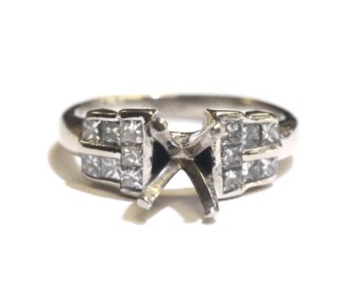 platinum 900 diamond ring mounting semi mount 6.3g radiant emerald princess ring - Image 1 of 4