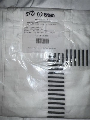 Falsa estándar Matouk Sterling, blanca/carbón Foto 1 de 4