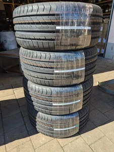 NEU! 4x Sommerreifen 245/40 R19 98V Goodyear Eagle Sport 2 UHP DOT 5223 - Bild 1 von 4