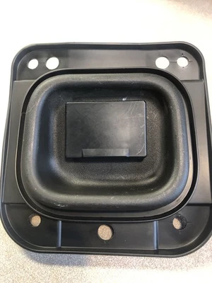 2011 Nissan Cube, Instrument Lower Cover With USB Port Connector, OEM - Изображение 1 из 4