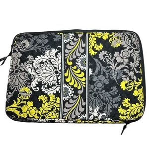Vera Bradley Funda Acolchada Patrón Barroco Laptop con Bolsillo Interior Usada en Excelente Condición - Imagen 1 de 4