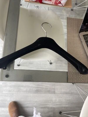 Designer Kleiderbügel Calvin Klein - Bild 1 von 4