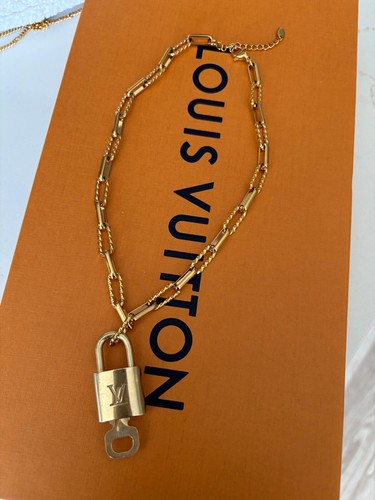 LOUIS VUITTON（LV） Collana con lucchetto e chiave Louis Vuitton 100% originale con catena placcata oro senza marchio
