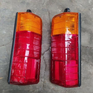 Pair DAIHATSU HIJET VAN PIAGGIO PORTER STATION WAGON TAIL LIGHT ASSY LH/RH - Picture 1 of 9
