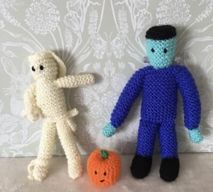 Handgestrickte Halloween Spielzeug Deko Mumie Frankenstein’s Monster & Kürbis - Bild 1 von 9