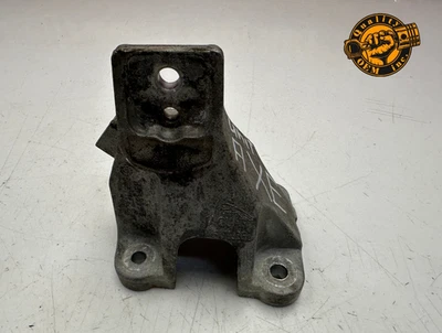 2018-2020 JAGUAR XE XF 2.0 RWD - LEFT ENGINE MOUNT SUPPORT BRACKET OEM 61 kmiles - Image 1 of 4