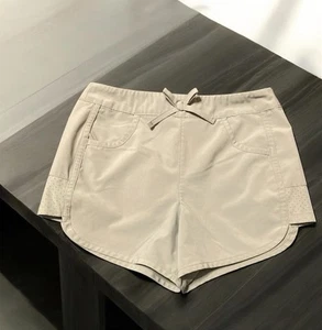 Girls Magellan Gray Outdoors Fish Gear Pullon Polyester Blend Shorts Sz M(8-10) - Picture 1 of 8
