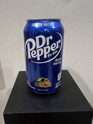 Dr. Pepper Dark Berry Edición Limitada Jurassic World Dominion 12oz. Lata vacía Foto 1 de 4