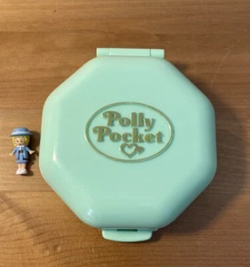Vintage 1990 Polly Pocket Polly’s School - ONE FIGURE - Bluebird Toys - Picture 1 of 6