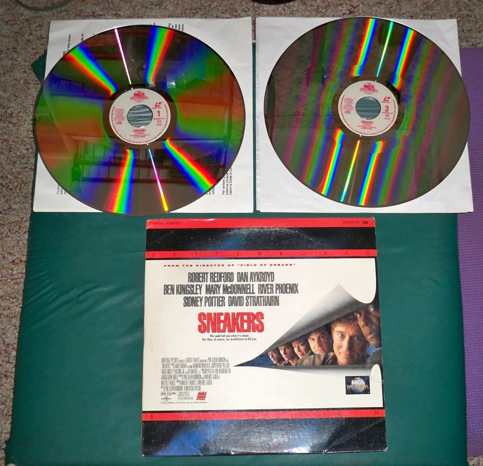 SNEAKERS: 12" LASERDISC 2 DISC SET - ROBERT REDFORD, DAN AYROYD, SIDNEY POITIER! - Image 1 of 4