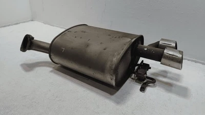 Silenciador de escape trasero izquierdo Toyota Camry XSE 2018-2019 2,5 L tracción delantera OEM Foto 1 de 4