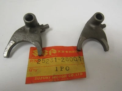 Horquilla de cambio Suzuki, RV125, TM100, TS125, TS185 1971-77 # 3 25231-28001 obtienes 2 Foto 1 de 2