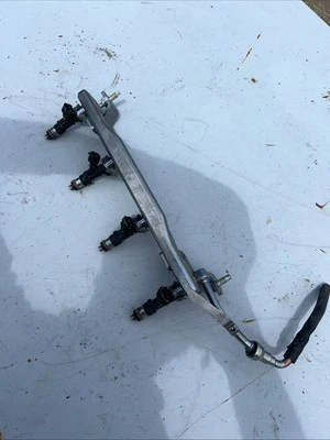 NISSAN SENTRA 2013-2019 Fuel Injection Rail W Fuel Injectors OE 166003RC0A - Image 1 of 4