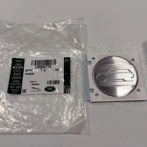 Land Rover Range Sport L494 2014+ Left Door B Pillar Badge Genuine LR066772 - Picture 1 of 4