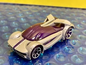 Hot Wheels 2005 Acceleratori Iridio McDonald's Happy Meal Giocattolo Argento Viola - Foto 1 di 1