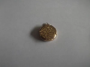 VINTAGE ROLLED GOLD ROUND LOCKET PENDANT - Picture 1 of 4