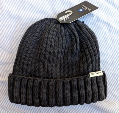 Gorros de punto con puños gris carbón profundo Ben Sherman (forrados de piel sintética) Foto 1 de 2