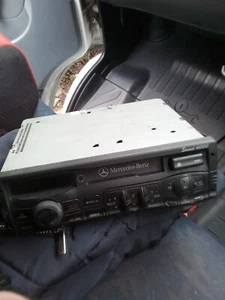 SCHÖNE SELTENE MERCEDES BENZ GRUNDIG SOUND 4000 AUTO RADIO KASSETTE STEREO, KEIN CODE, SEHR GUTER ZUSTAND - Bild 1 von 4