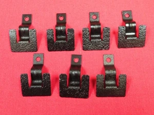 69 70 Mustang Shelby Cougar Lower Windshield Molding Retainer Clips - Bild 1 von 2