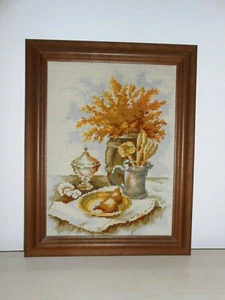 GOBELIN STICKBILD - HOLZRAHMEN - HANDARBEIT - STILLLEBEN - 38 cm x 48 cm - Bild 1 von 2