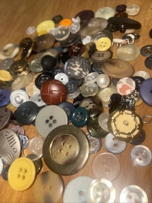 Vintage-nowEstate Sale Buttons Lot Various Sizes Shapes Colors Types Usable - Image 1 of 4