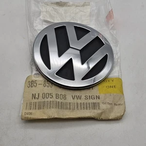 02-04 VW Passat Rear Trunk Silver Badge 3B5 853 630 Logo Emblem OEM - Picture 1 of 3