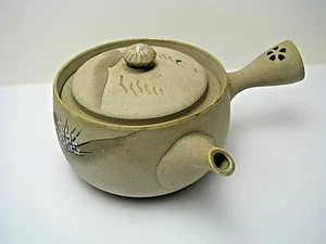 JAPANESE PORCELAIN EARTHENWARE CERAMIC TEAPOT HAND PAINTED TEAPOT Nippon 150 ml. - Picture 1 of 12