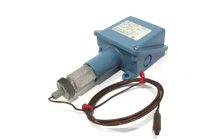 NEW UNITED ELECTRIC E100 2BCB TEMPERATURE SWITCH E1002BCB - Picture 1 of 2