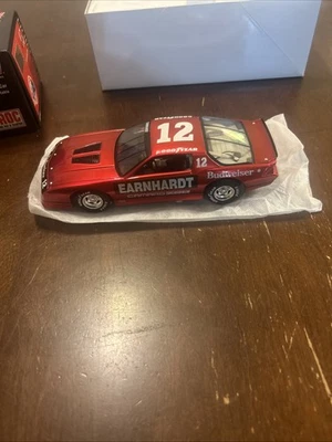 Coche de carreras fundido a presión Dale Earnhardt #12 Budweiser 1987 Camaro IROC Xtreme 1/24 - rojo Foto 1 de 4
