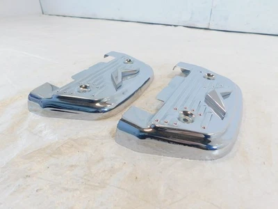 Fundas de estribo de pasajero Harley Road King & Electra Glide logotipo "V" Foto 1 de 4