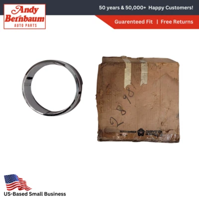 Chrysler New Yorker 1969 bisel de faro lateral izquierdo del conductor 2898167 nuevo en stock Foto 1 de 4