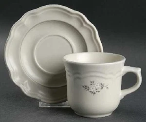 Vintage Pfaltzgraff Steinzeug Erbstück Muster flache Tasse & Untertasse - 2 Sets - Bild 1 von 4