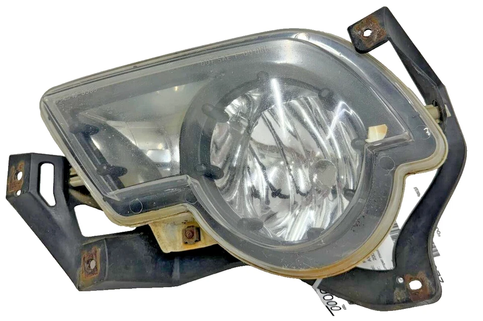 2002-2006 Chevy Avalanche 1500 Fog/mark/park/turn Light/lamp Left Fog-driving - Image 1 of 4