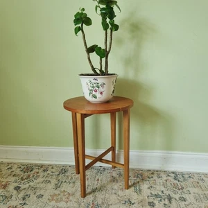 Vintage Small Teak Round Coffee Side Table Folding Bedside End Table Plant Stand - Picture 1 of 10