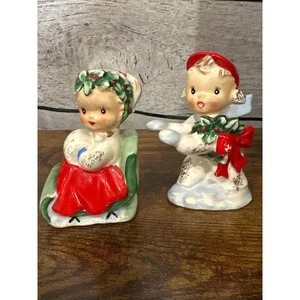 VTG Lefton Boy Pushing Girl In Sleigh Christmas Salt And Pepper Shakers #1555 - Picture 1 of 3